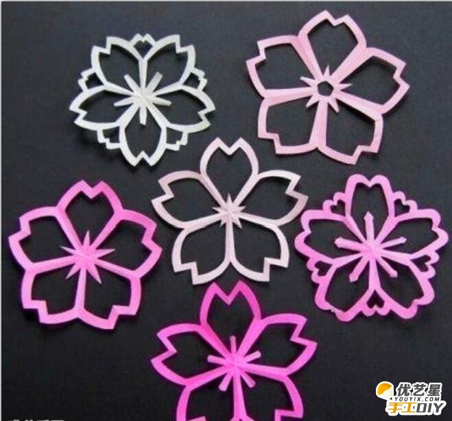 如何手工剪纸出精美漂亮的樱花 两款漂亮的樱花的手工剪纸制作步骤