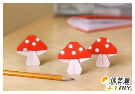 教你如何制作可爱的卡通小蘑菇手工折纸 玩具可爱的小