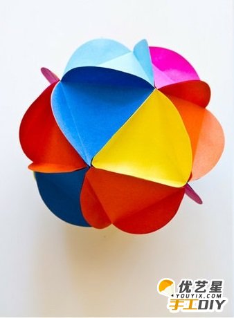 多彩立体圆球体手工折纸绚丽多彩的圆球体挂饰手工折纸多彩圆球体挂饰