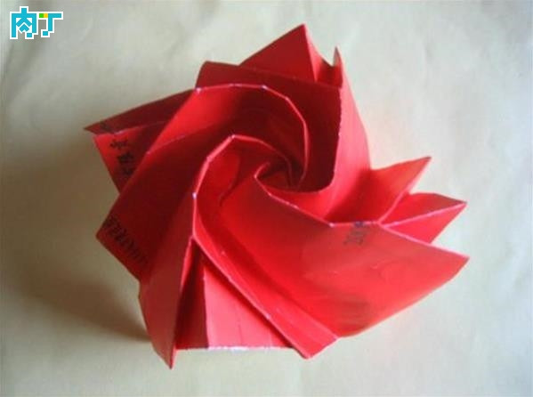玫瑰花的简单折法教程如何用纸简单折出漂亮好看的玫瑰花手工diy纸
