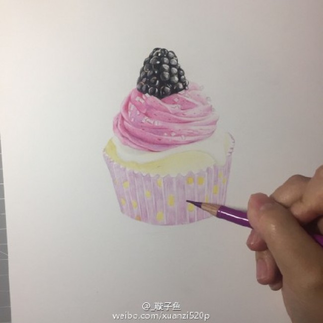 草莓奶油杯型蛋糕口袋蛋糕cupcake手绘画教程图片美味可口的蛋糕彩铅