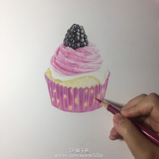 草莓奶油杯型蛋糕口袋蛋糕cupcake手绘画教程图片美味可口的蛋糕彩铅