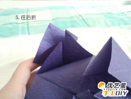 美丽的爱心花球手工diy 美丽的折纸花球diy手工教程_www.youyix.com